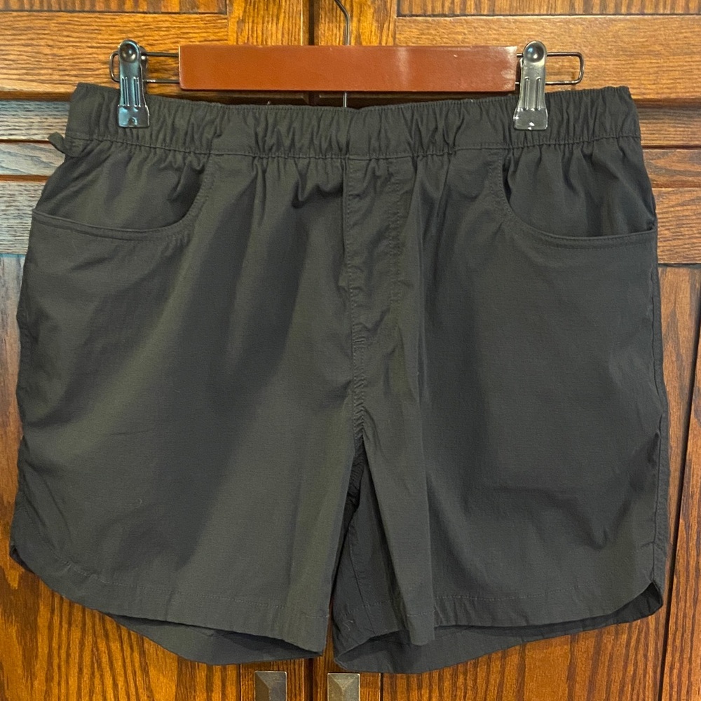 Women’s Carhartt Black Utility Shorts, Elastic drawstring waist, pockets